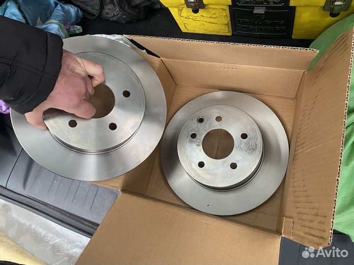 Новые Задние тормозные диски Nissan