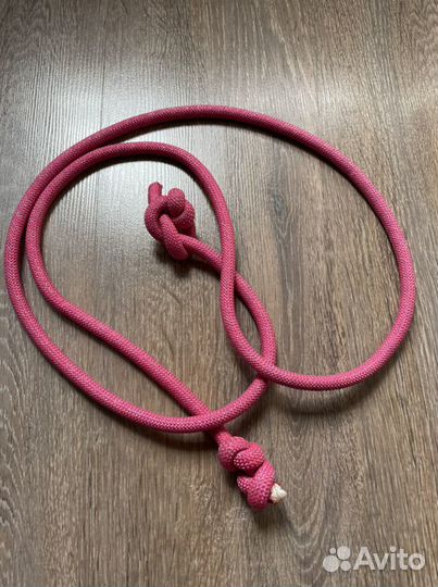 Гимнастическая скакалка