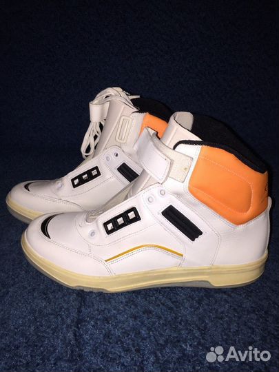 Продам кроссовки Relax