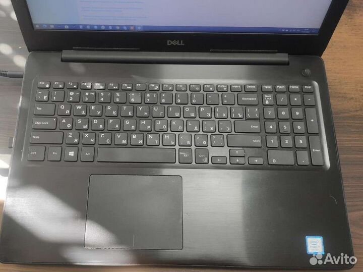 Ноутбук Dell Inspiron 5570 i7 8550U