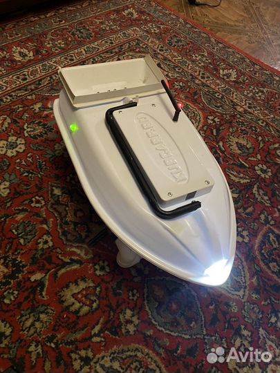 Прикормочный кораблик для рыбалки