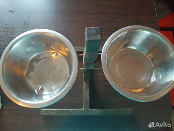 Подставка для кормления собак