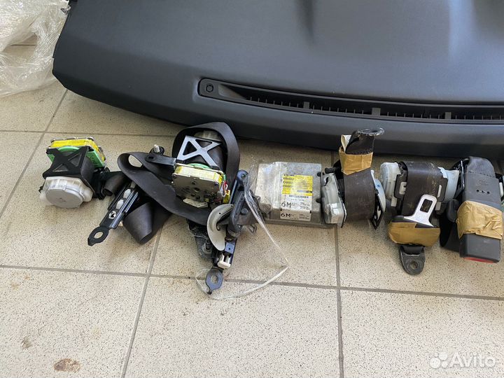 Комплект безопасности(с торпедо)toyota corolla 150