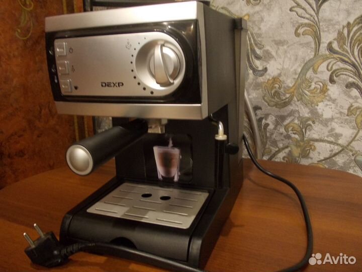 Продам рожковую кофемашину