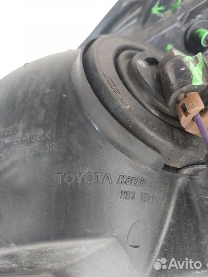 Фара (передняя) Toyota Prius 2009, 2009