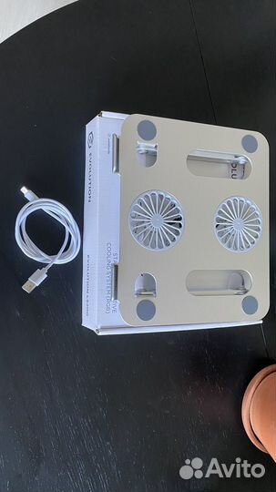 Подставка для ноутбука с активным охлаждением