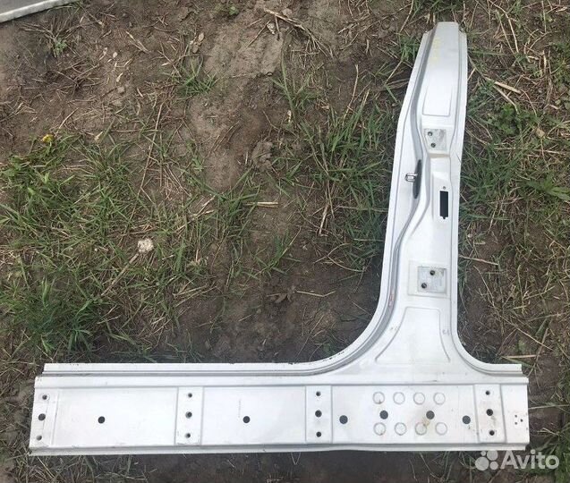 Стойка кузова средняя левая Bmw X5 E53 M54B30