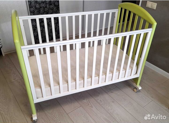 Детская кроватка