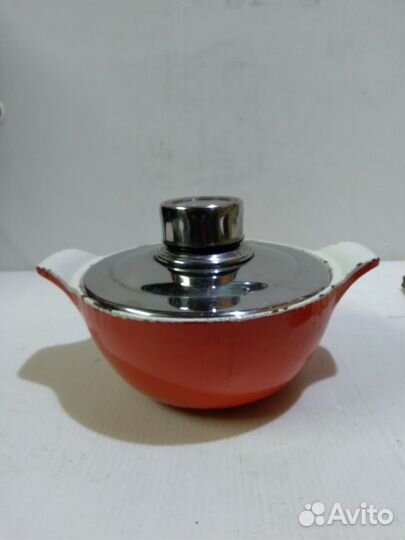 Кастрюля чугунная эмалированная