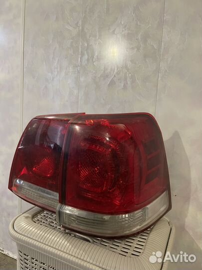 Фара задняя правая комплект LC200