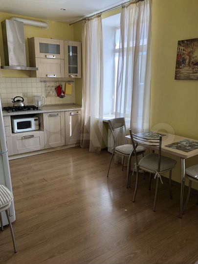 2-к. квартира, 56 м², 2/5 эт.