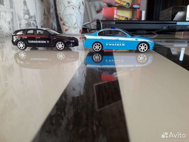 Модели машинок 1:43 Welly