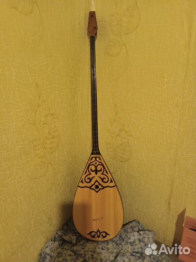 Казахская домбра