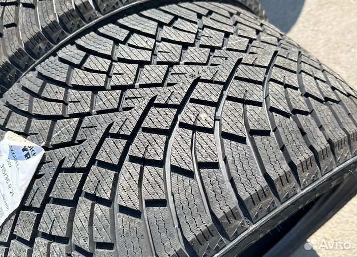 Nokian Tyres Hakkapeliitta 5 SUV 275/40 R21 и 315/35 R21 111T