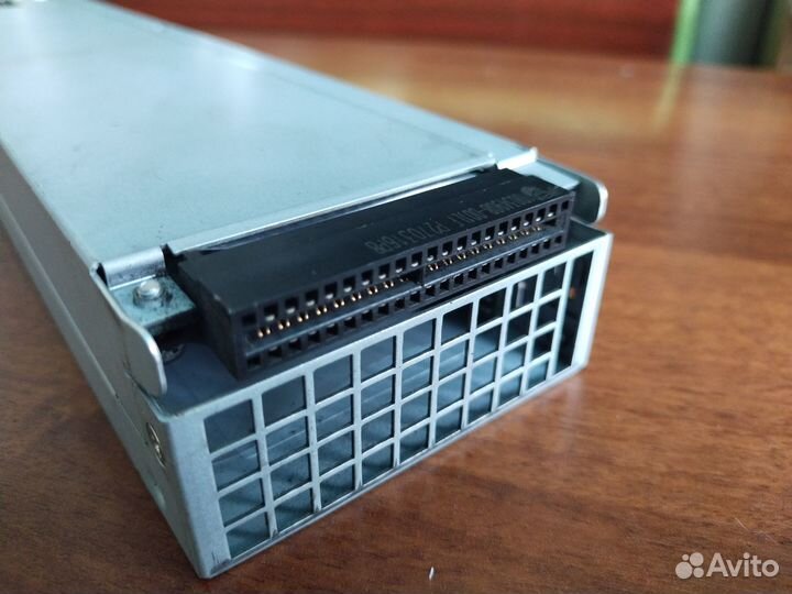Серверный блок питания artesyn 7001134-y000 12v 55