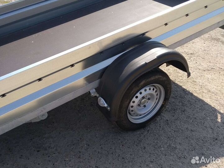 Прицеп легковой размер кузова 2.54*1.3 оцинкованны
