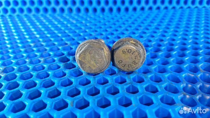 Болт крепления ремня безопасности Renault Logan 1