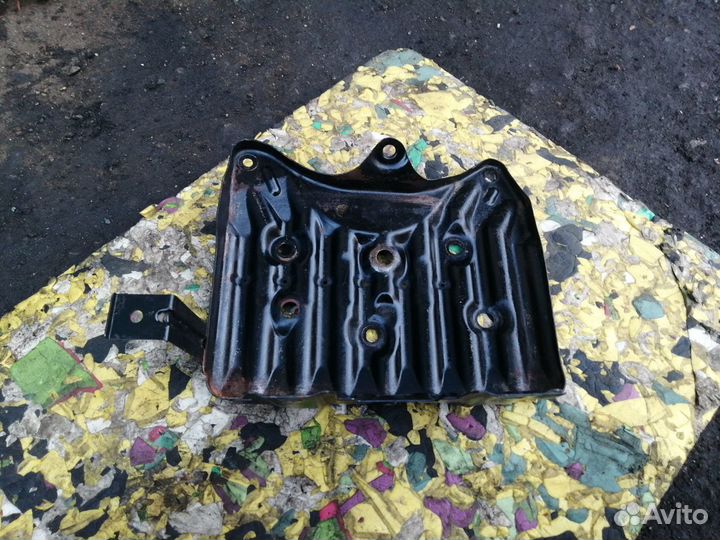 Подставка площадка акб Nissan Teana J31