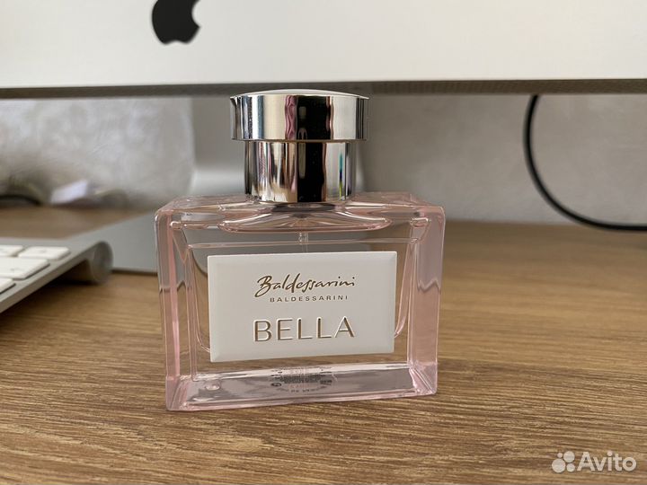 Парфюмерная вода Baldessarini Bella