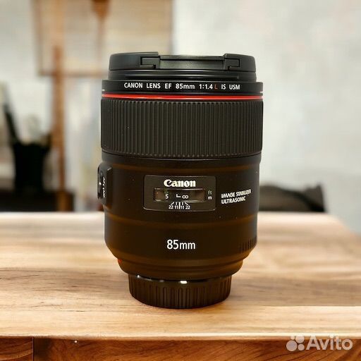 Canon EF 85mm f/1.4L IS USM