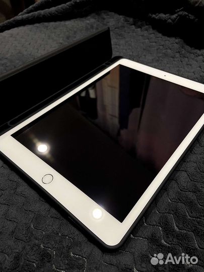 Планшет Apple iPad 8 32gb wifi
