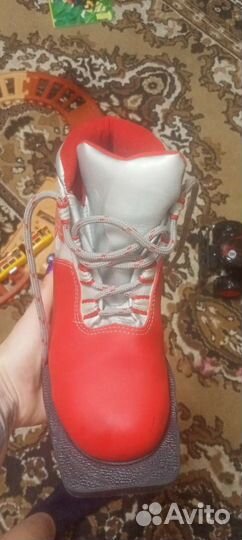 Лыжные ботинки