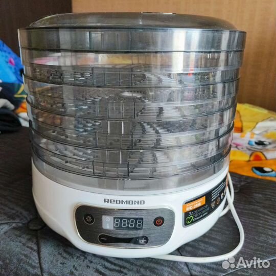 Сушилка для овощей и фруктов redmond