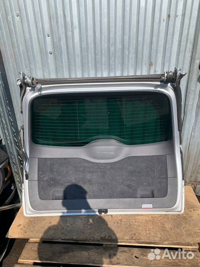 Крышка багажника Volkswagen Touareg 1