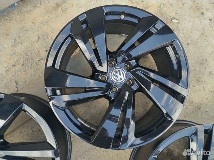 Диски R20 VW touareg original nevada