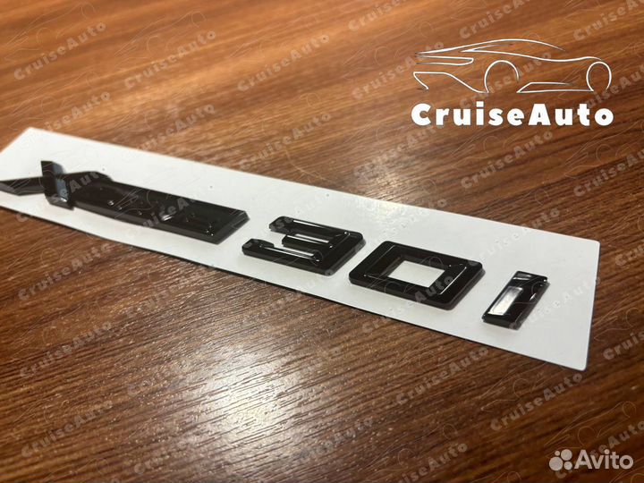 Шильдик BMW XDrive 30i черный