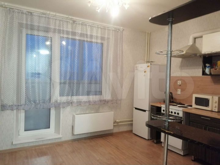 2-к. квартира, 60 м², 4/10 эт.