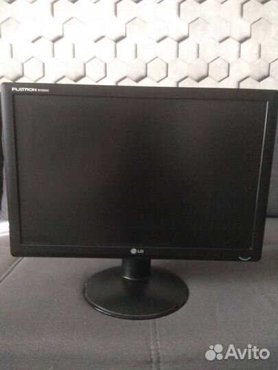 ЖК монитор LG flatron 19