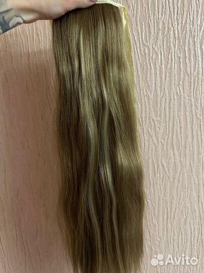 Волосы на заколках хвост