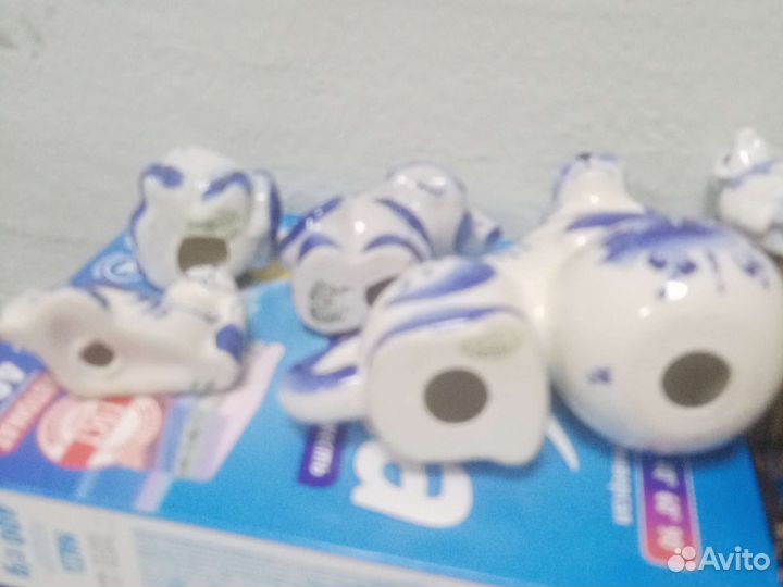 Статуэтки гжель кучей