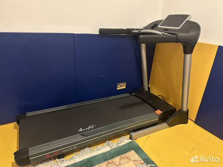 Беговая дорожка Aerofit MaxFit 26