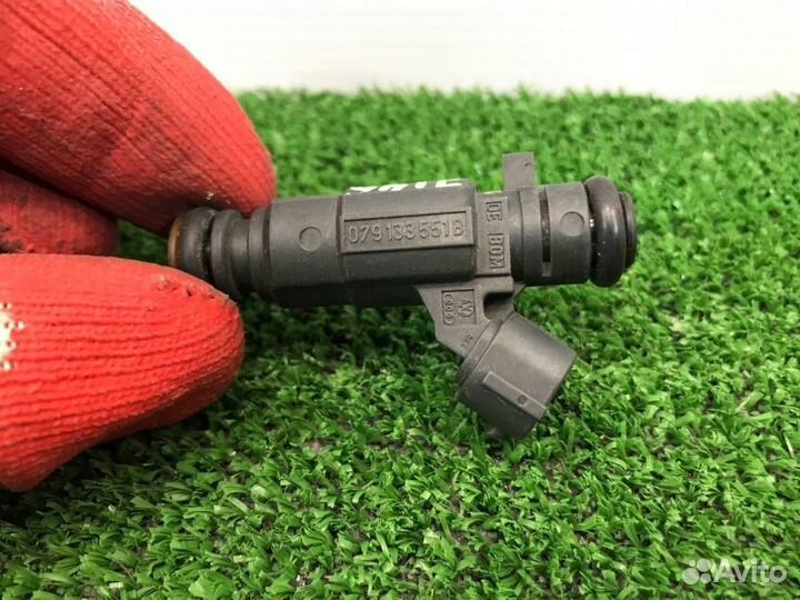 Форсунка инжекторная Audi A8 D3 BFM 2005