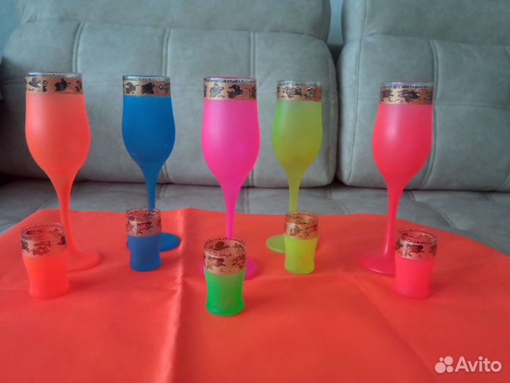 Набор бокалов и рюмок