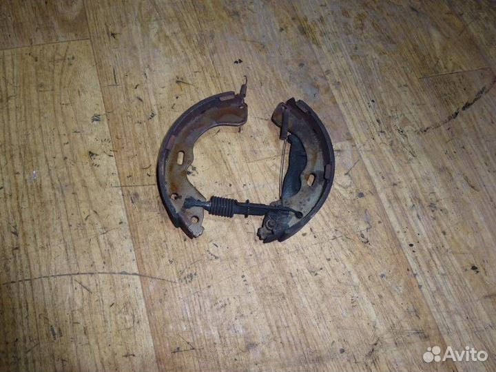 Колодки тормозные задние к-т Mazda Tribute (EP) 2