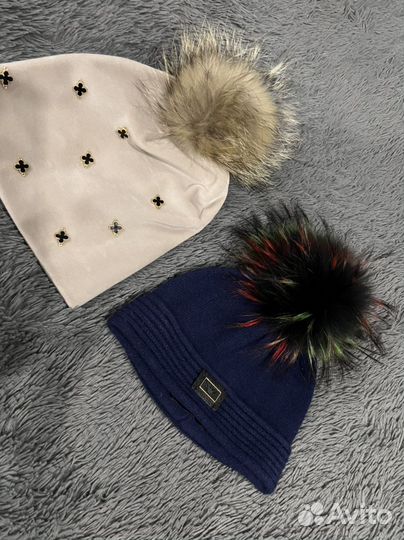 Шапка с натуральным помпоном женская