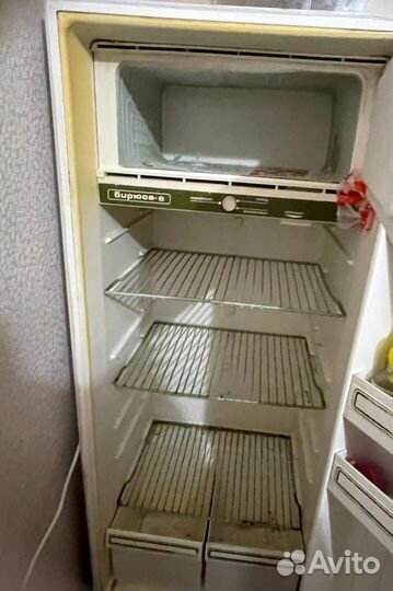 Холодильник бу бирюса