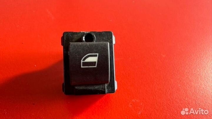 Блок управления стеклоподъемниками передний правый