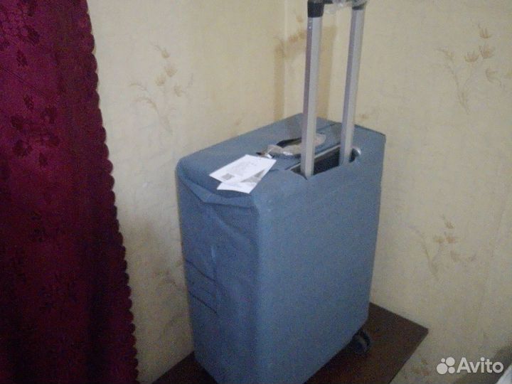 Чемодан на колесах 2 ручки