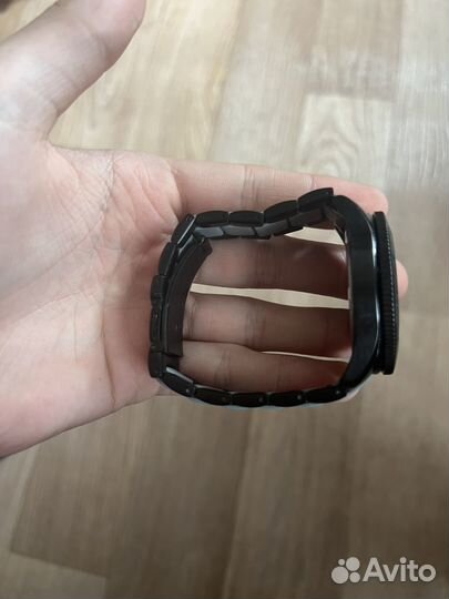 Наручные часы Armani Exchange Enzo