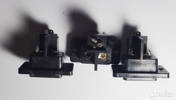 Вилка внутренняя для шнура аппаратуры / мама