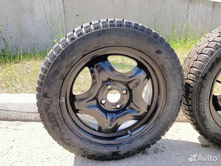 Комплект зимних колёс R16