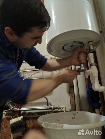 Услуги сантехника с профессиональным
