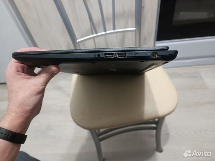 Ноутбук Acer / A9-9420 / Radeon 520 / 8GB / 1TB