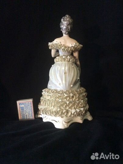 Статуэтки фарфор