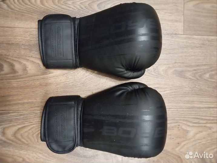 Боксерские перчатки