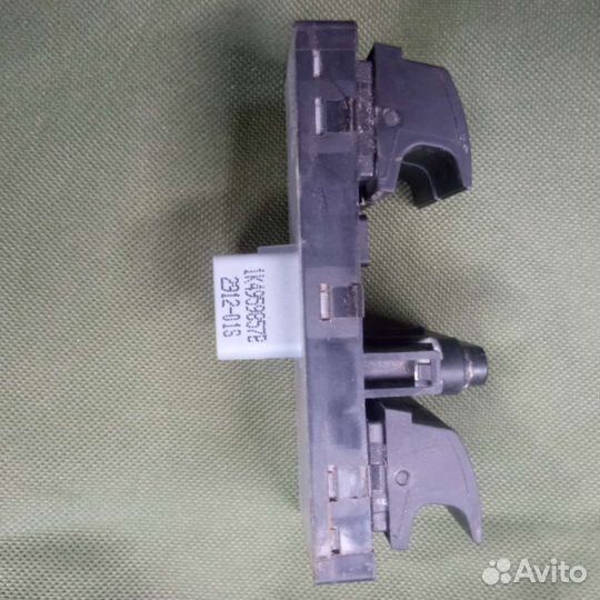 Блок управления стеклоподъемниками Volkswagen polo